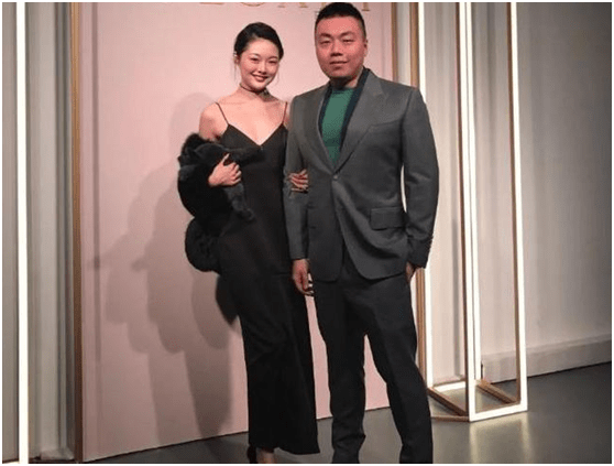 "网红版邓文迪"晚晚,她的成功上位,与三个男人有分不开的联系_刘野