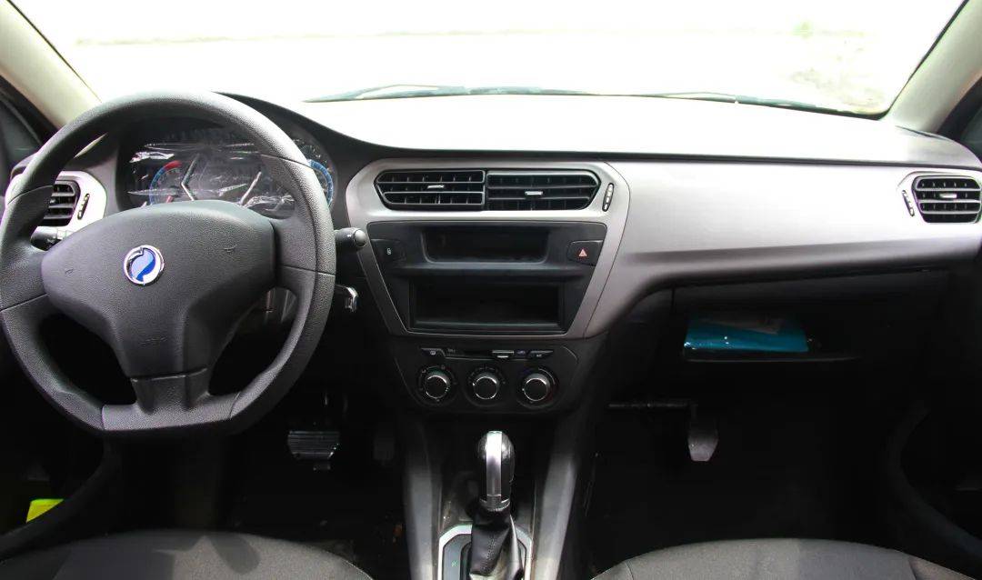 东风富康e爱丽舍成都引入新能源汽车开启绿色驾考驾培