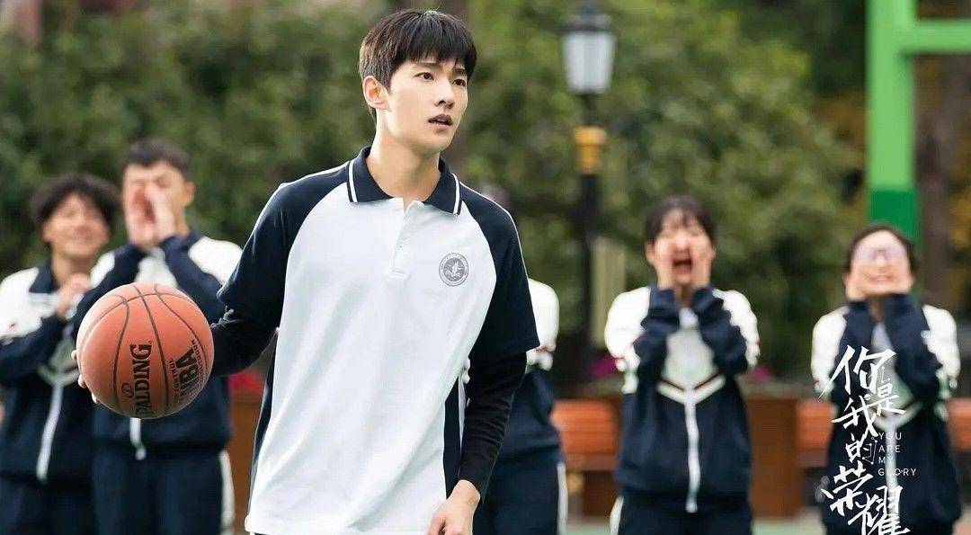 演高中生,我只服这8位男星,穿上校服,少年感十足_杨洋_马天宇_白宇