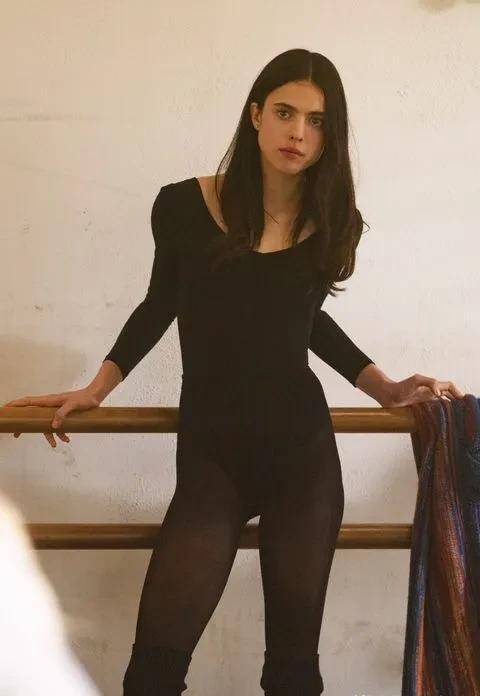 复制女神妈妈完美颜值,16岁成人间香奈儿_玛格丽特·库利_qualley