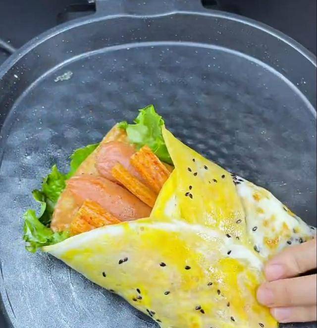 原创
杂粮煎饼的做法,中华传统小吃,很多人喜欢吃,促进消化营养美味