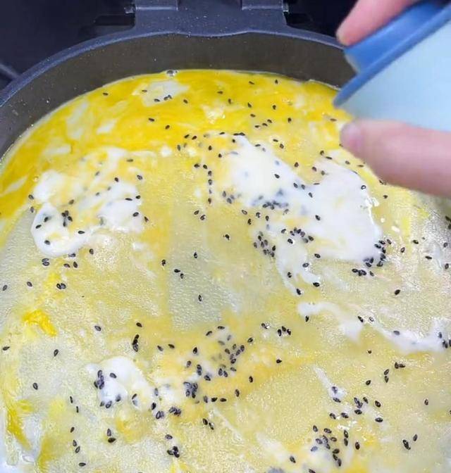 原创
杂粮煎饼的做法,中华传统小吃,很多人喜欢吃,促进消化营养美味