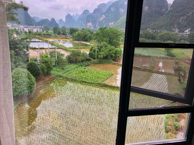 广西阳朔十里画廊，沿途奇峰美景，夏日晚霞超美