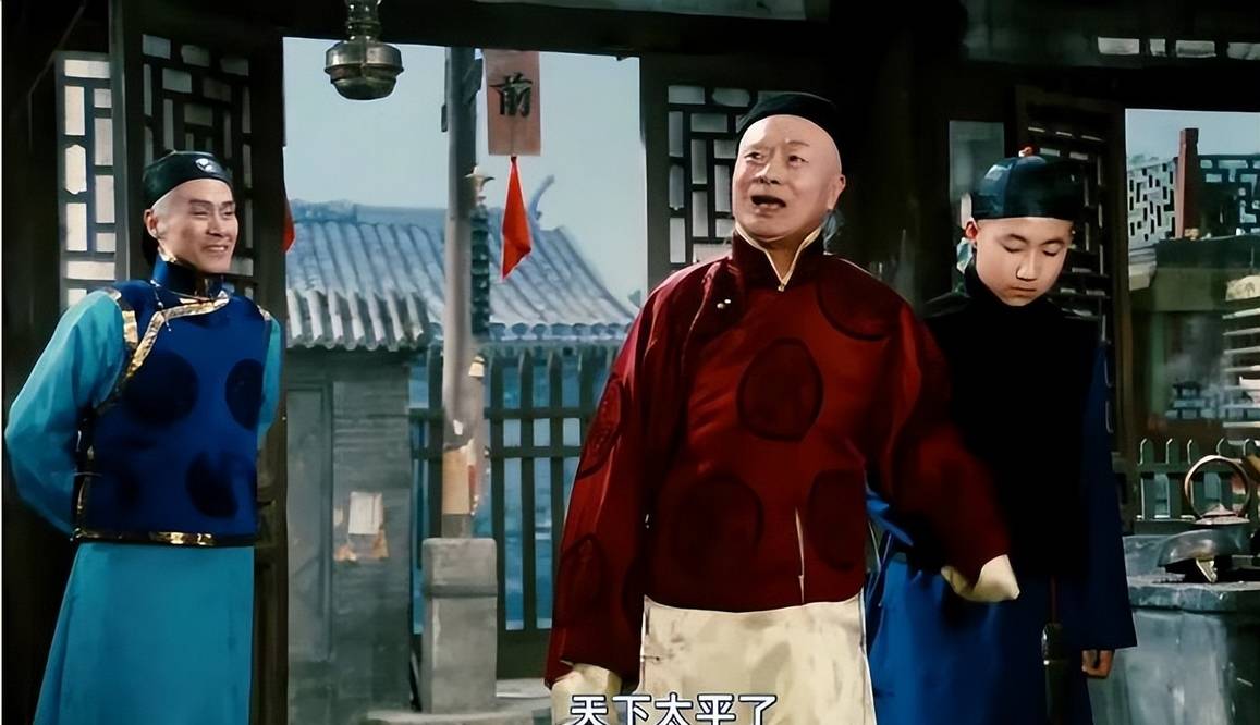 秦仲义和庞太监斗嘴这一节也是好戏,电影版《茶馆》里那叫绵里藏针