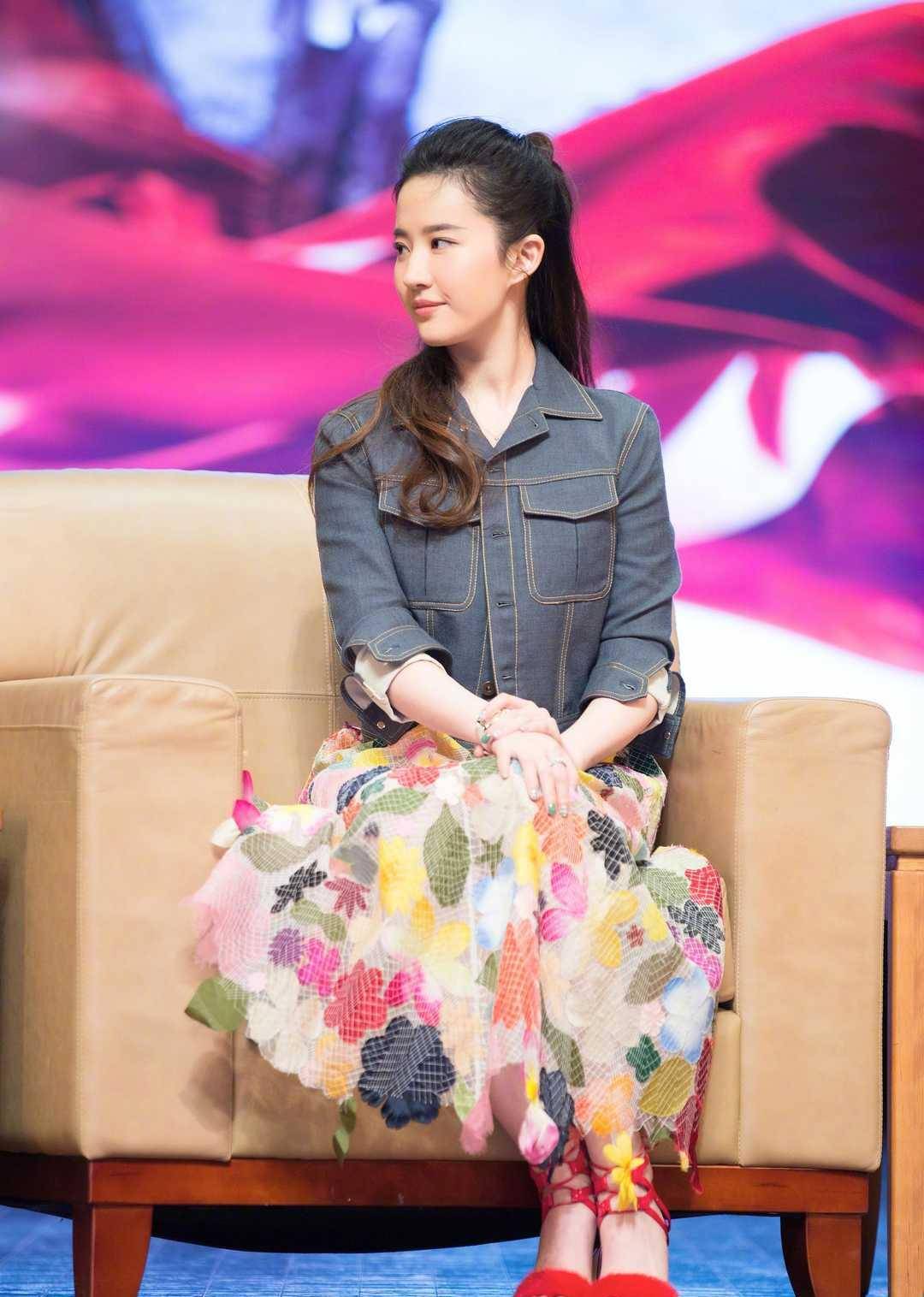 原创刘亦菲真是倾世容颜穿斜肩礼服精致秀气甜美动人又高级