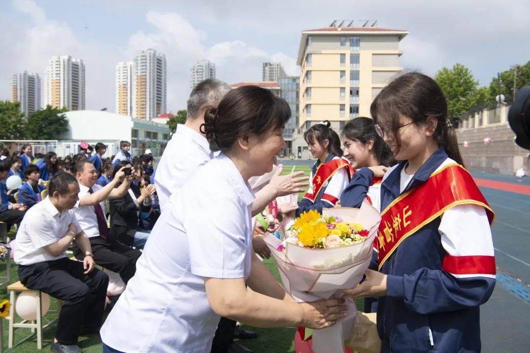 青岛16中学(青岛16中学校)