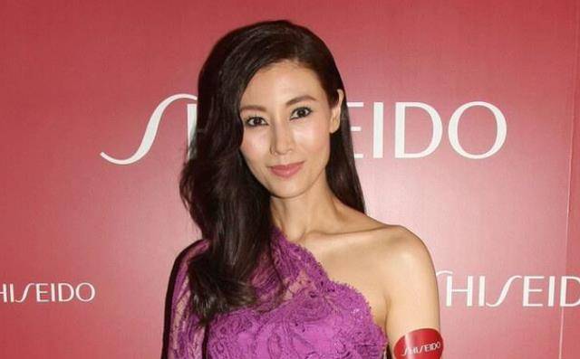 李嘉欣的病危通知,意外揭开和许晋亨婚姻内幕,难怪刘銮雄不娶她_何超