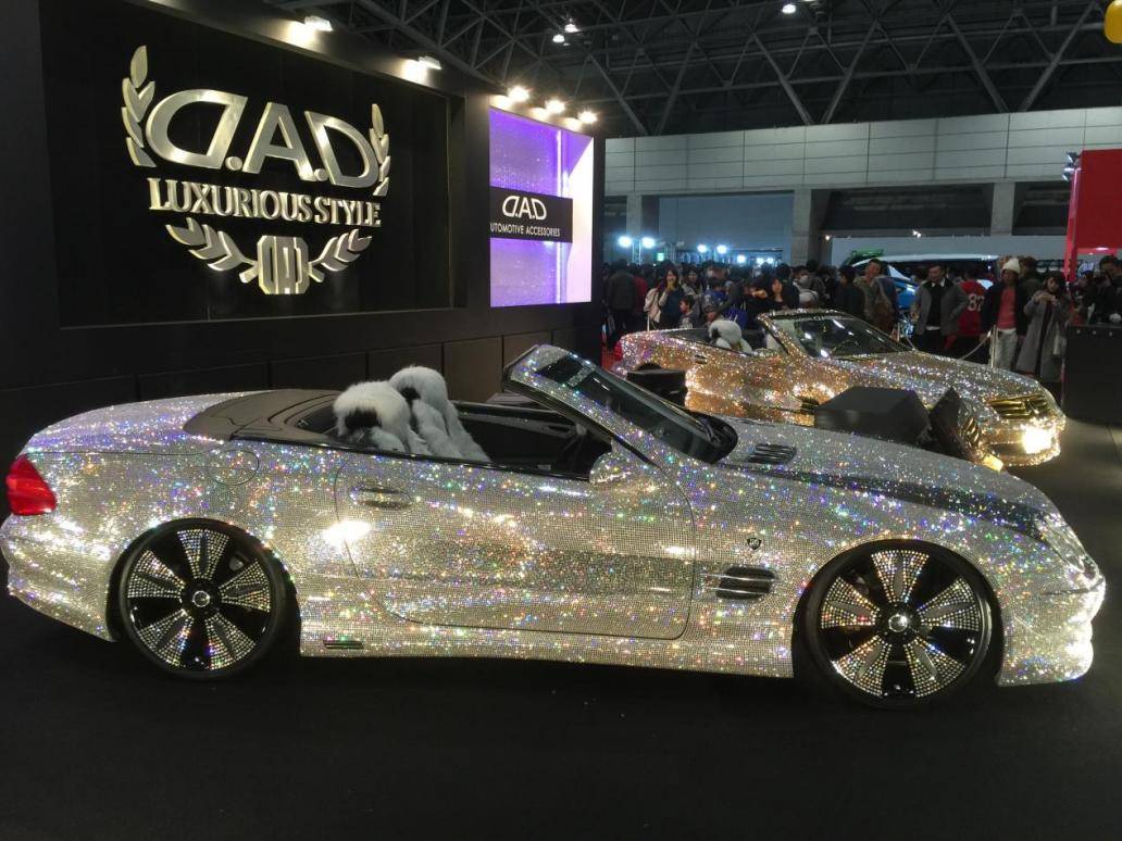 全球首辆钻石奔驰改装车有钱人的快乐你想象不到