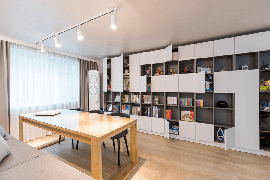 90㎡三居室,去客厅化设计,长桌代替茶几,确实比传统布局更实用_孩子_