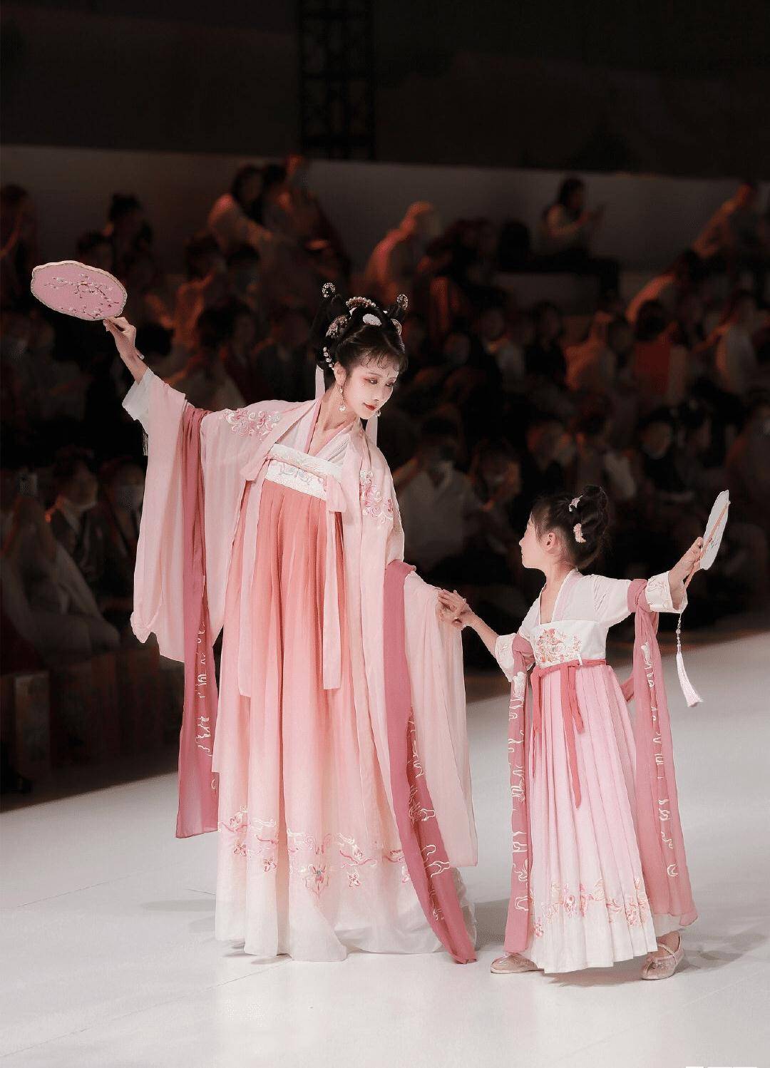 原创各个时期代表性汉服唐制雍容秀美明制温婉大方你喜欢哪种