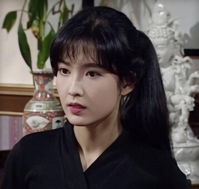 原创最能体现周慧敏美貌的恐怕就是大时代里的阮梅