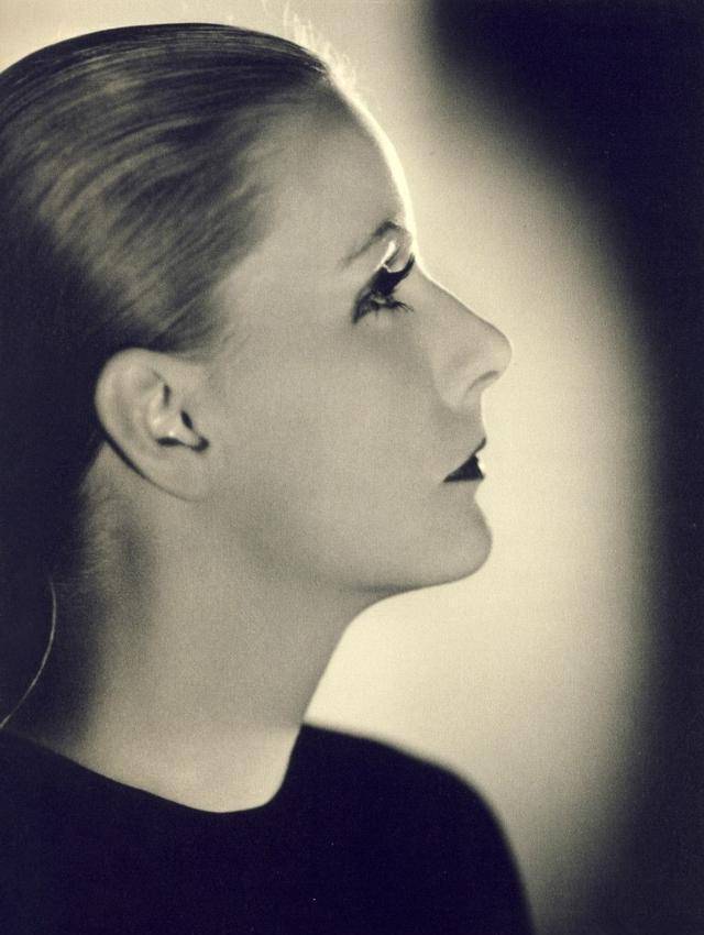 葛丽泰嘉宝被誉为"二十世纪的蒙娜丽莎",她的脸总让人看不够_长相