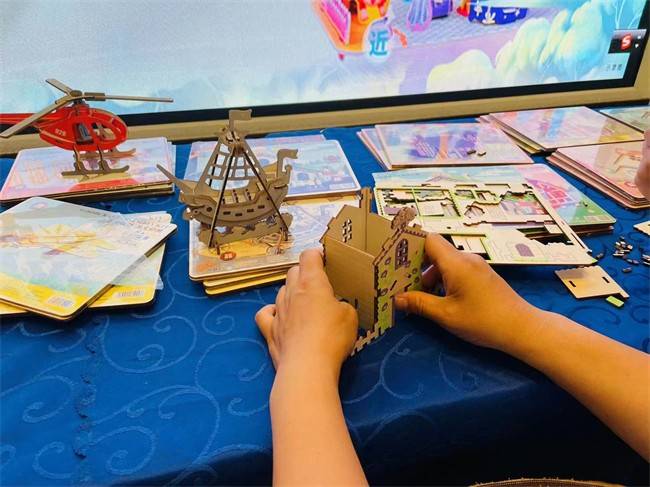 以父之名拼出幸福金科君悦公馆3d拼图diy活动圆满落幕