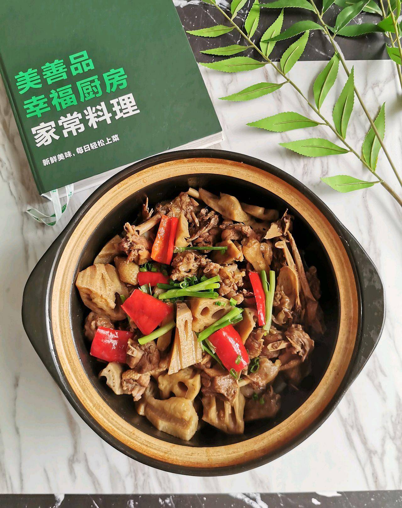 原创莲藕焖麻鸭的做法