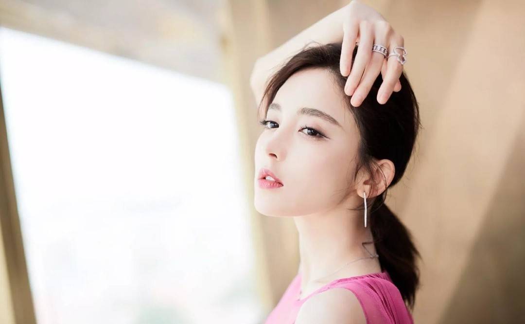 美丽的徐璐和古力娜扎