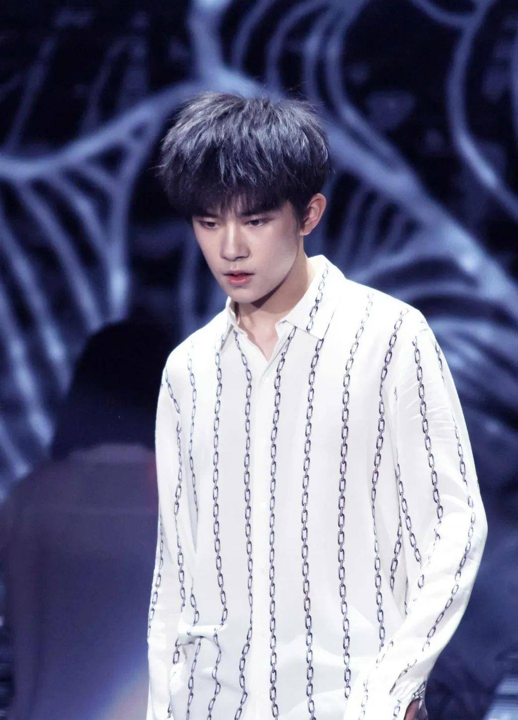 从被嘲笑到"顶流实力派",他是如何与王俊凯,王源拉开差距的?