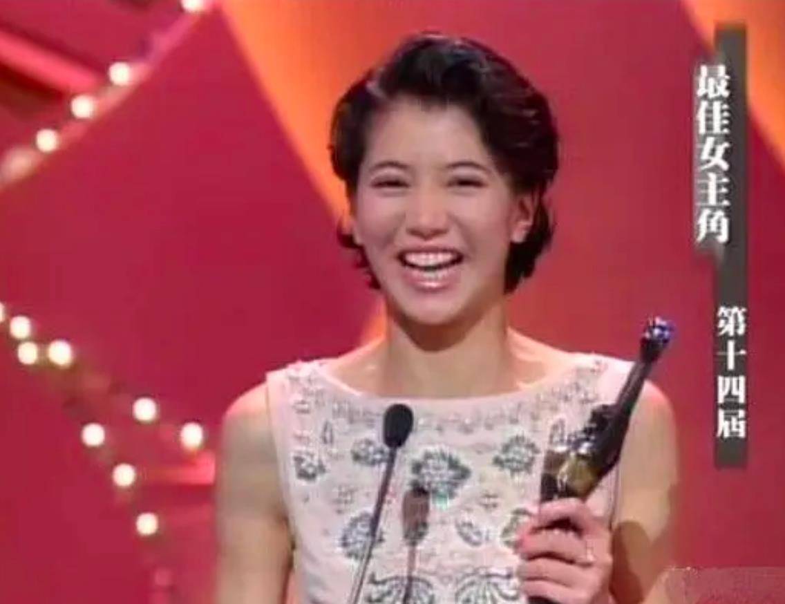 袁咏仪的"激情往事",以及她背后不得不提的3个男人_何鸿燊_张智霖