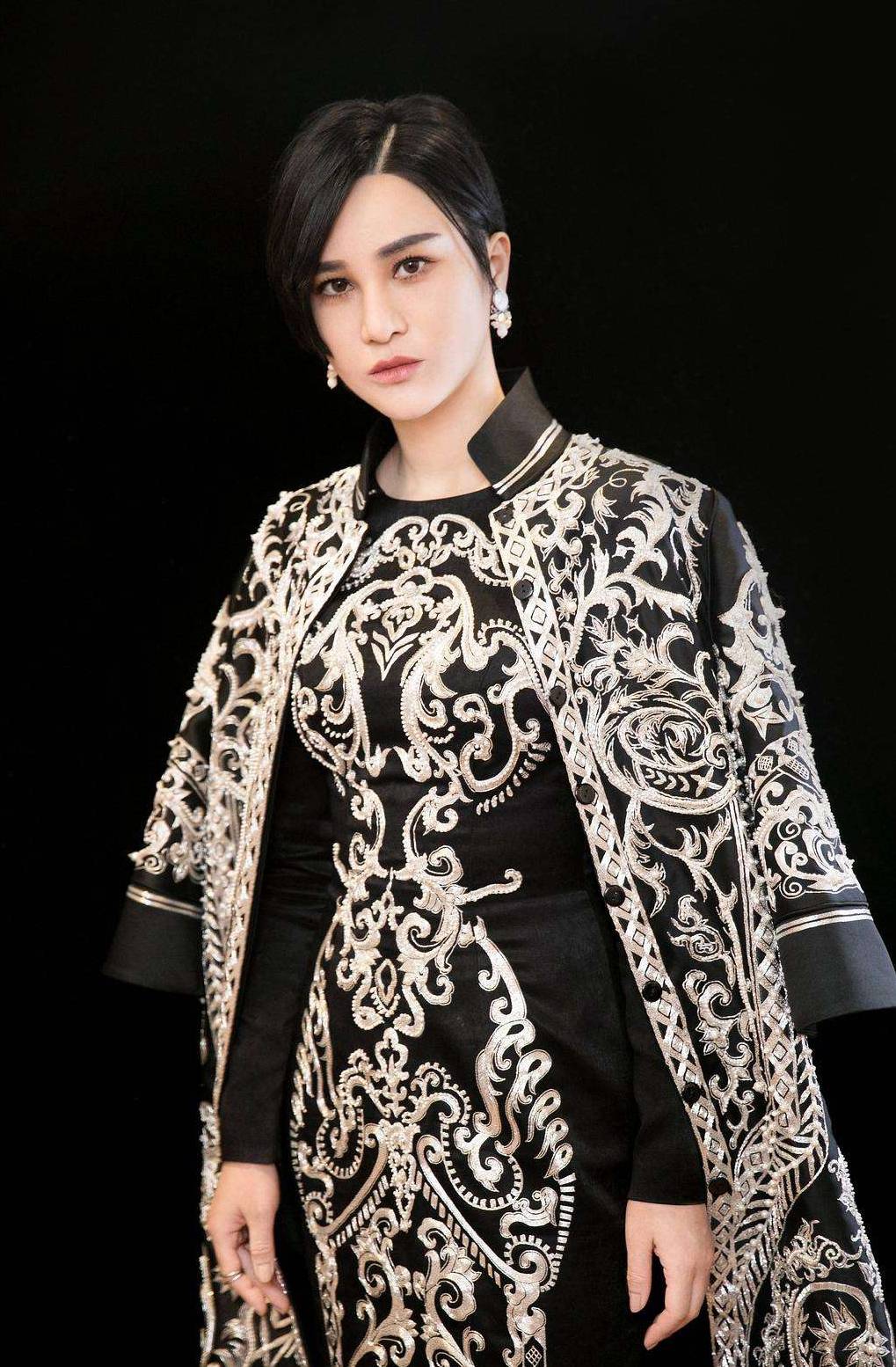 年出生的女星,王鸥尚雯婕,她们个个都是美人胚子_电视剧_廖晓琴_舒砚