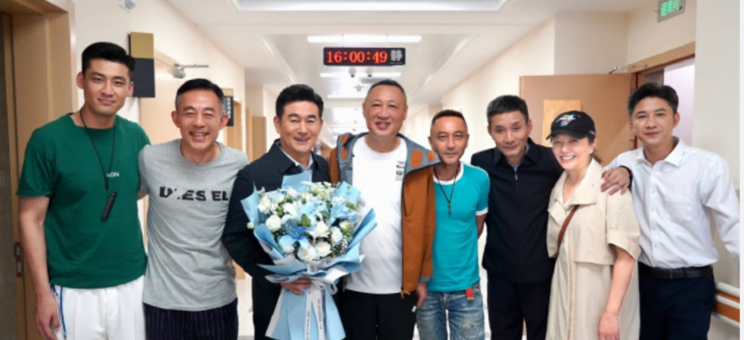 原创田小洁和曾萍离婚10年一个再婚当模范继父一个销声匿迹