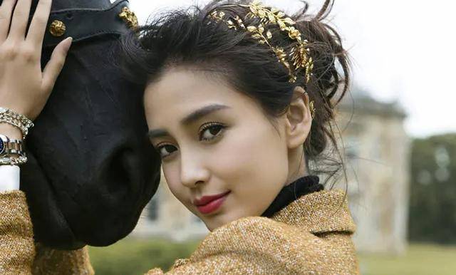 《半是蜜糖半是伤》《良言写意》等剧,再加上该剧的主演是baby,赖冠霖