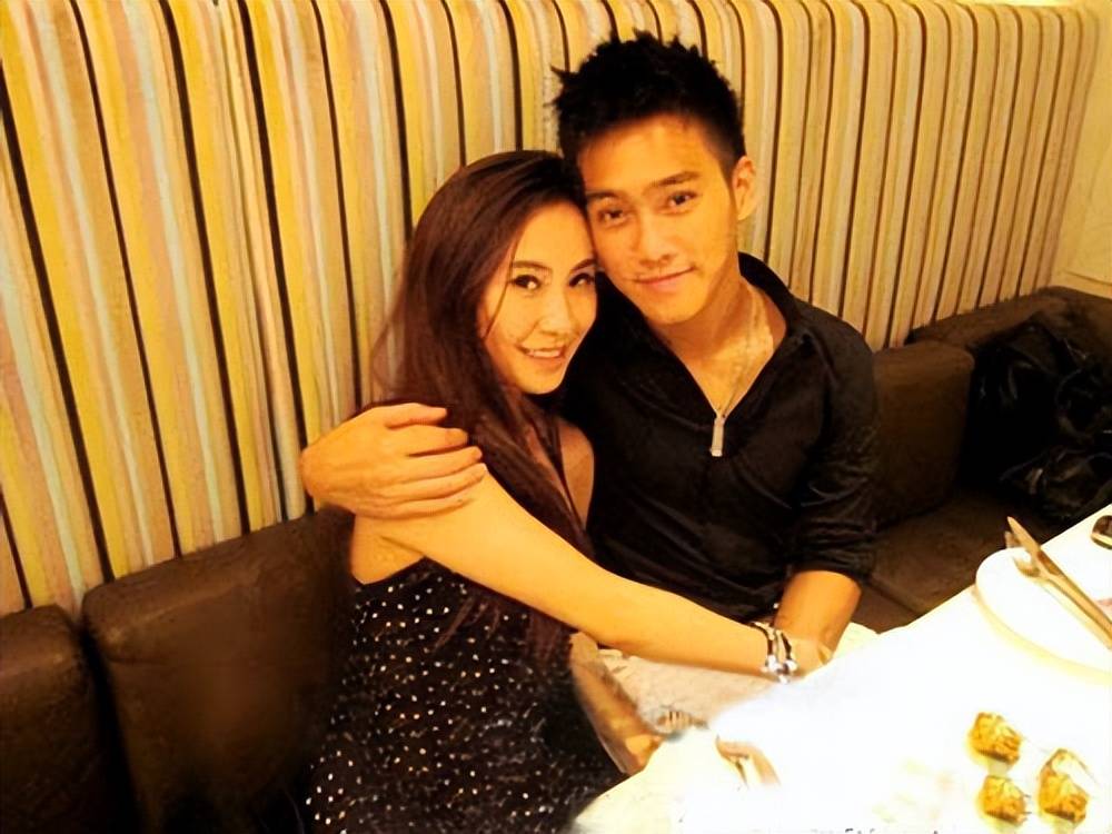 黄恺杰与刘凯茵刘凯茵与赵雅芝感情相当融洽,两人情同母女.