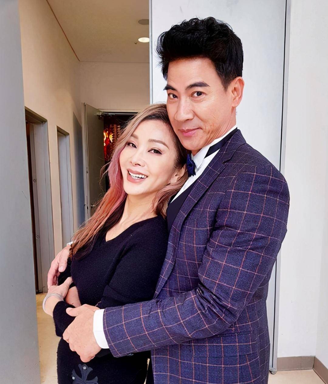 原创58岁翁家明罕见晒与俞小凡同框照甜蜜表白爱妻风景美人更美