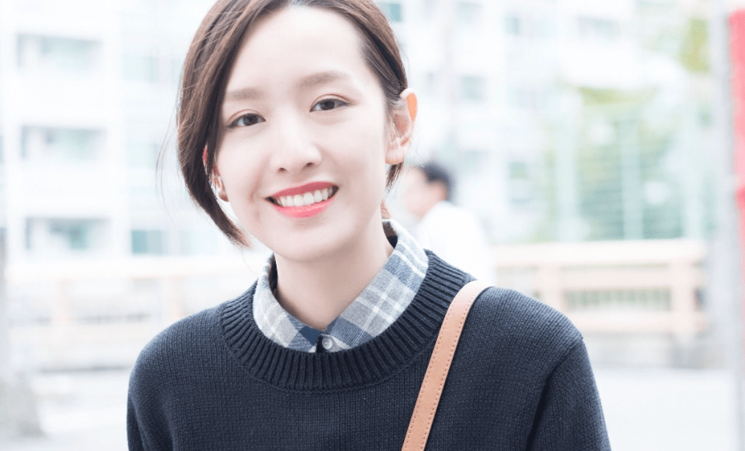 应该多鼓励鼓励粉丝,并且实现带货变现,结果晁然居然突然蹦出去一句"