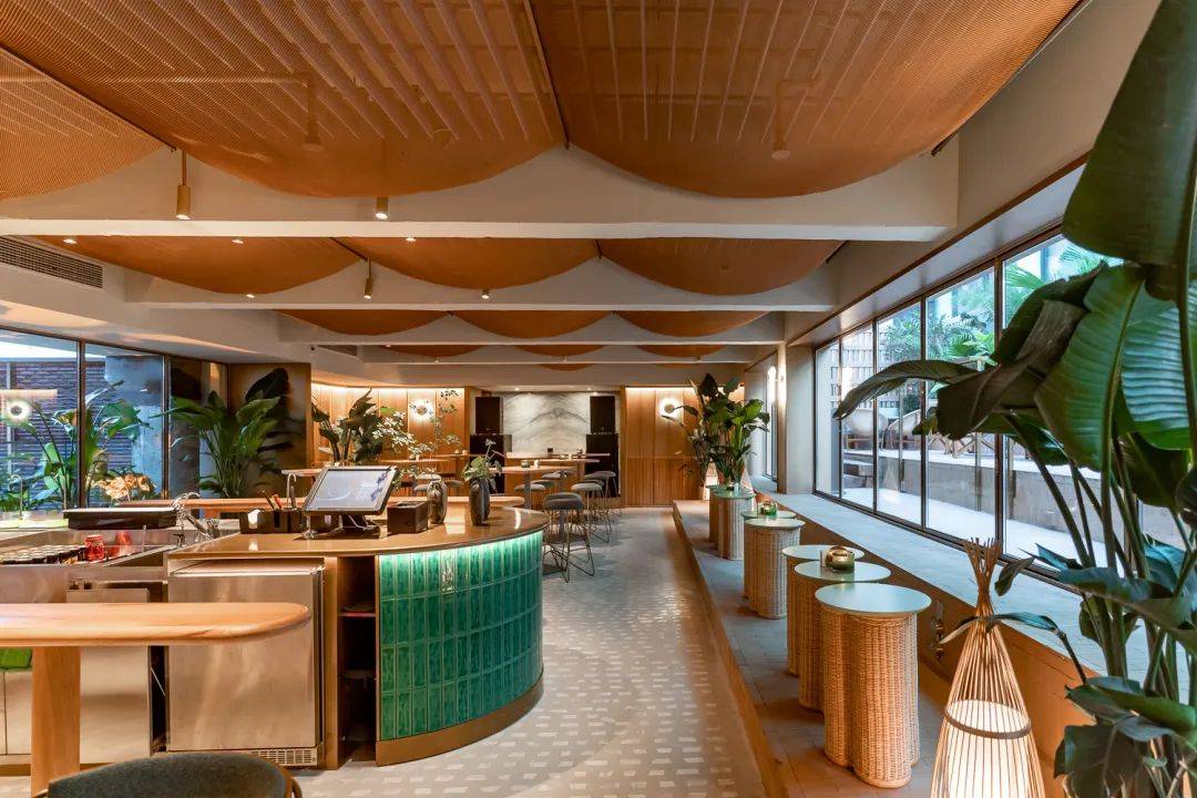 超凡交汇室内季格调餐厅唤醒味蕾