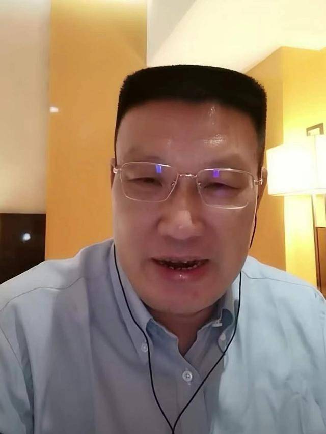 原创郭威父亲节跟姚爸去养老院慰问田静给出真相律师将在开封大战