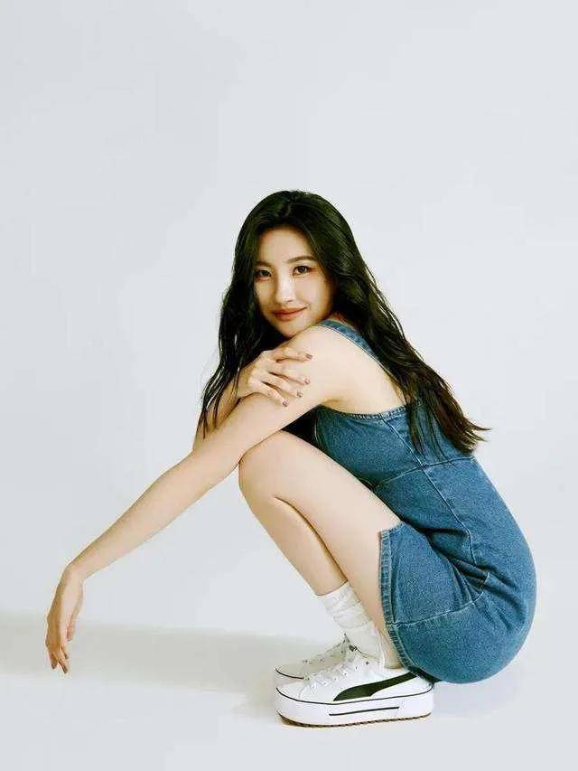 宣美sns发近照秀美貌穿连体牛仔裤显比例长