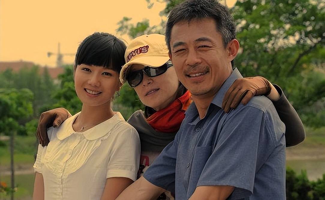 侯勇与沈蓉离婚后2婚娶80后3婚娶了90后一个比一个年轻