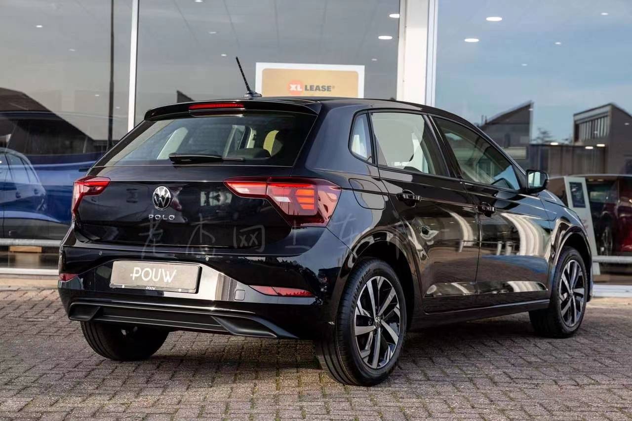 8万级家用小型车,一公里2毛钱,省油还舒适,实拍新款大众polo_搜狐汽车