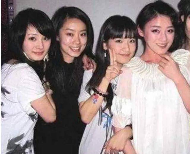 原创黑马影后张小斐糊了15年靠演妈走红杨幂和她关系好也没用