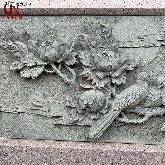 寺庙浮雕图案除了有刻画神仙人物,还有各种祥瑞图案:花鸟虫竹,神兽