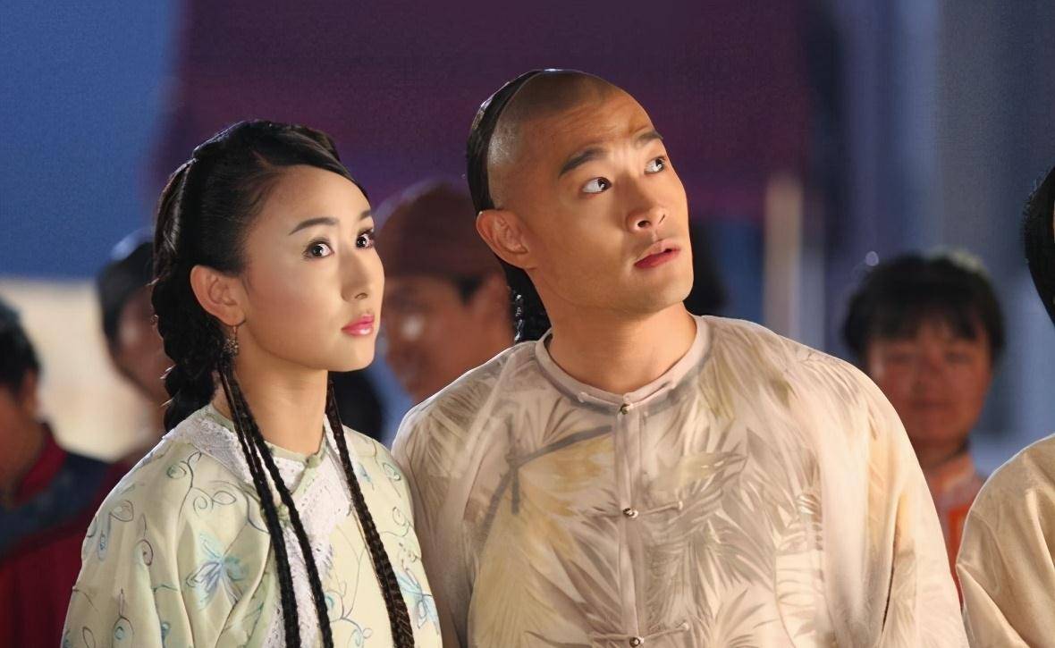 原创14年前的大清后宫38岁伊能静屋顶跳舞霍思燕客串戏子