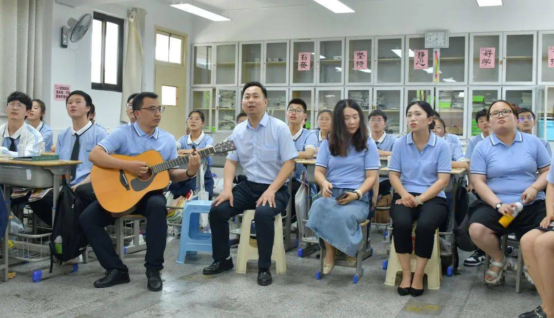 不负青春不负梦惜别母校赴新程淮安市文通中学举行2022届初三毕业典礼