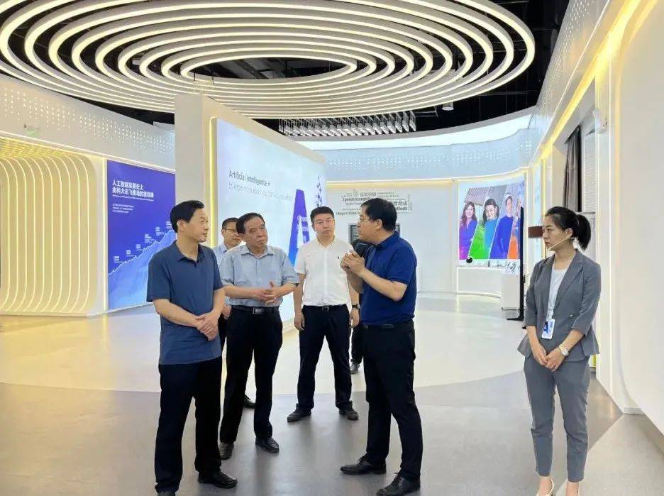 6月22日,吕梁经开区管委会副主任秦阳陪同市委党校常务副校长薛志胜