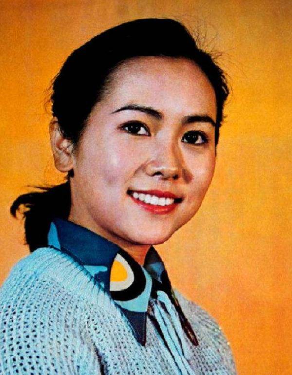 80年代"黄金女配",16岁出道,弃演从商,曾因欠钱被起诉_洪学敏_表演_女
