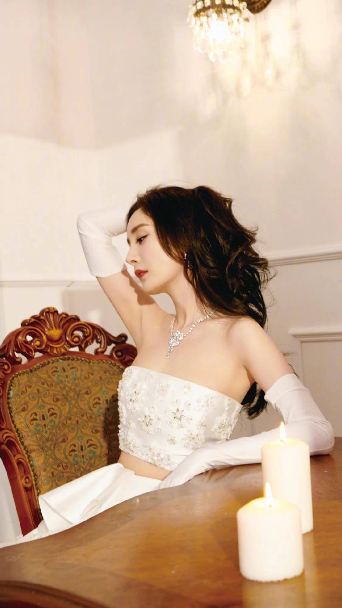 原创杨幂仙气萦绕自信优雅与生俱来的无限魅力真实存在