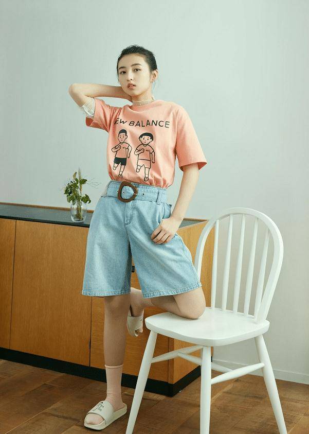 原来凉鞋应该这么穿看清张子枫的搭配后这才是00后美少女最爱