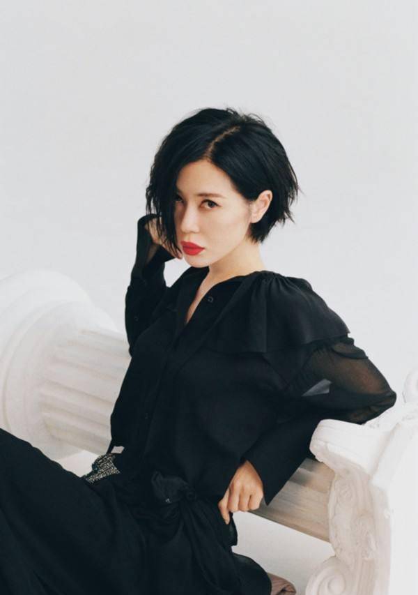 于楠:美丽的女人也扮演着乡村女人的角色,他们在10年内赢得了8个电影