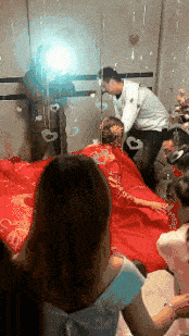 原创
给女朋友发信息,误发给女老师,她的回复让我有点慌