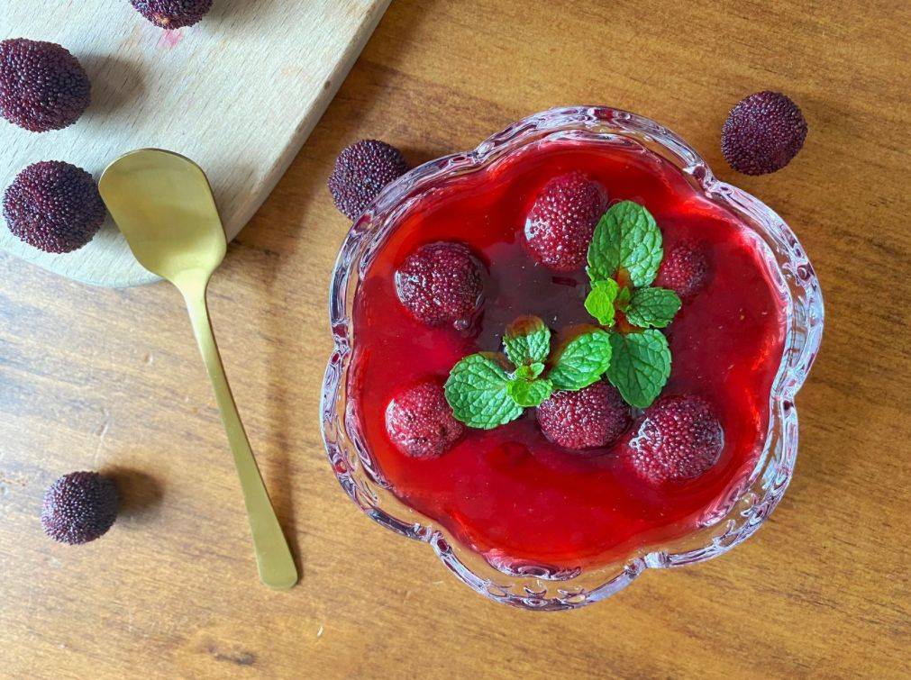 冰镇杨梅汤 | 图虫创意 四时风物生烟火,人间果蔬有滋味.