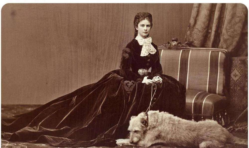 原创茜茜公主令人感慨的一生又一次证明了性格决定命运