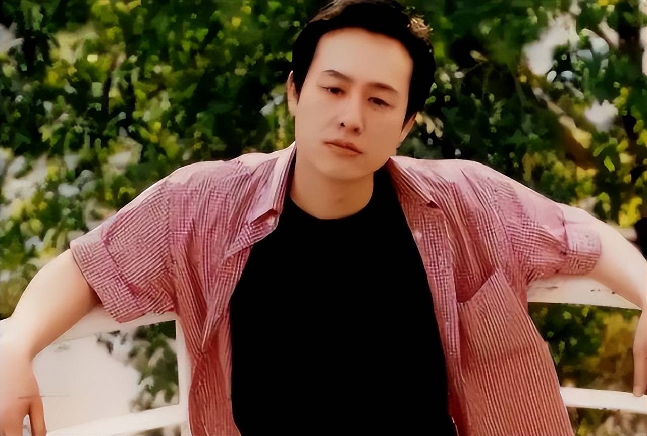 王阳也是那种年轻时无人无津,中年后突然发光的男演员.