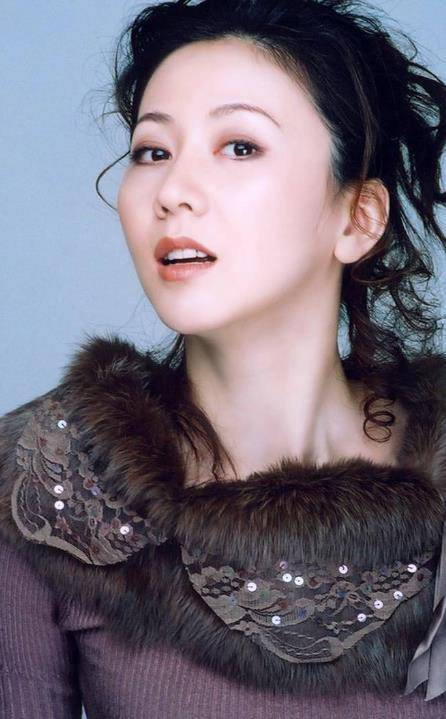 原创人体模特汤加丽与丈夫离婚遭父亲嫌弃46岁再给父母添心病