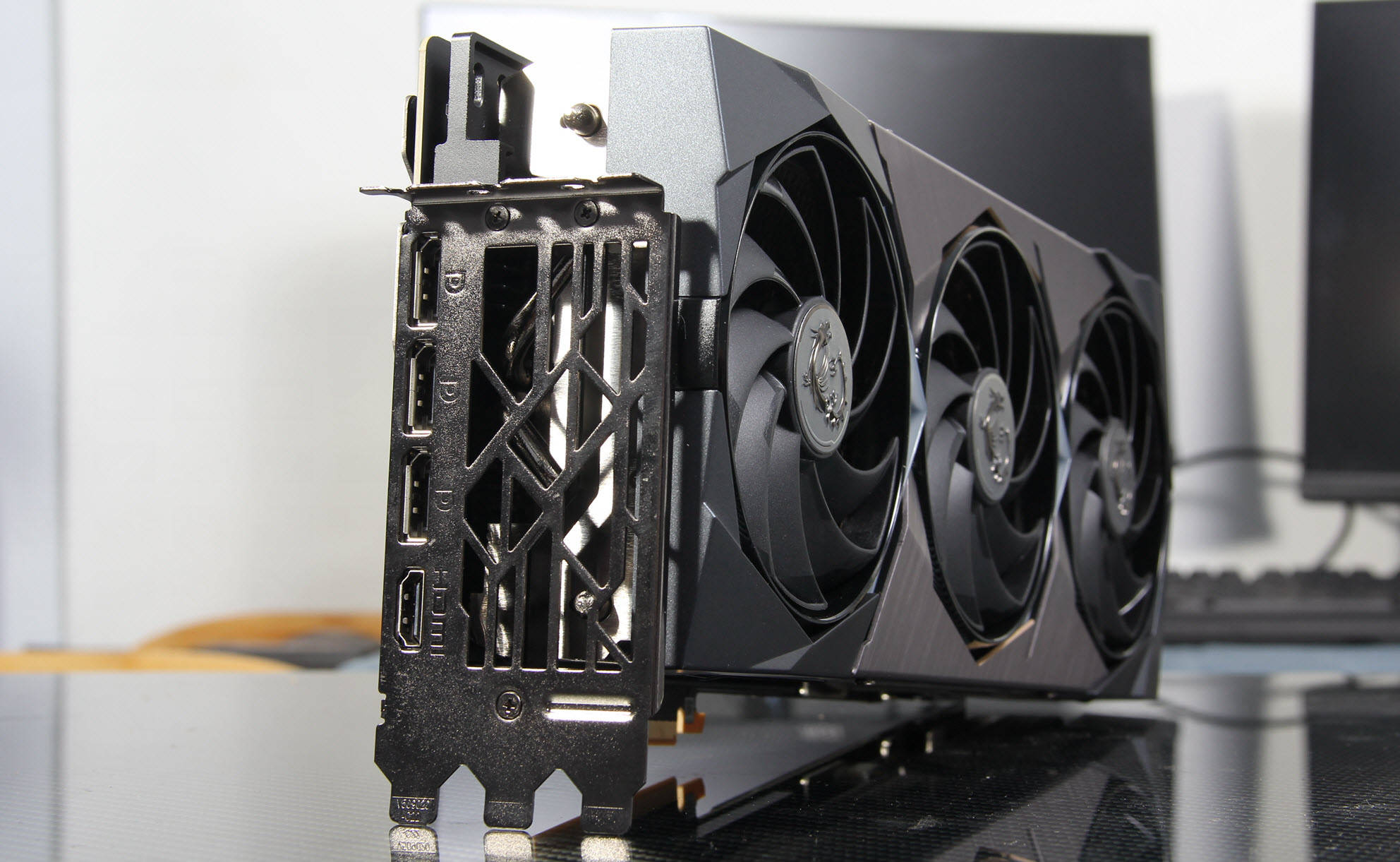 原创完全体终于来了微星超龙geforce3090ti显卡发布