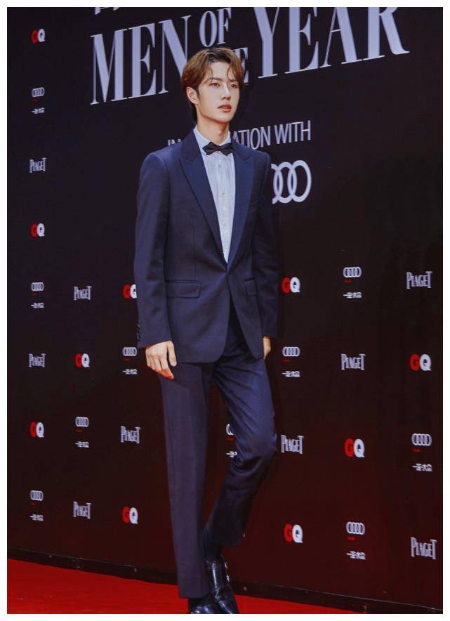 原创出席活动的王一博被发现穿鞋跟5cm的皮鞋嫌1米8不够高