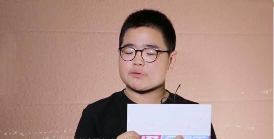 谢腾飞近况曝光,和亲爸"马忠"合体搞笑,父子俩如同复制粘贴_曹桐睿