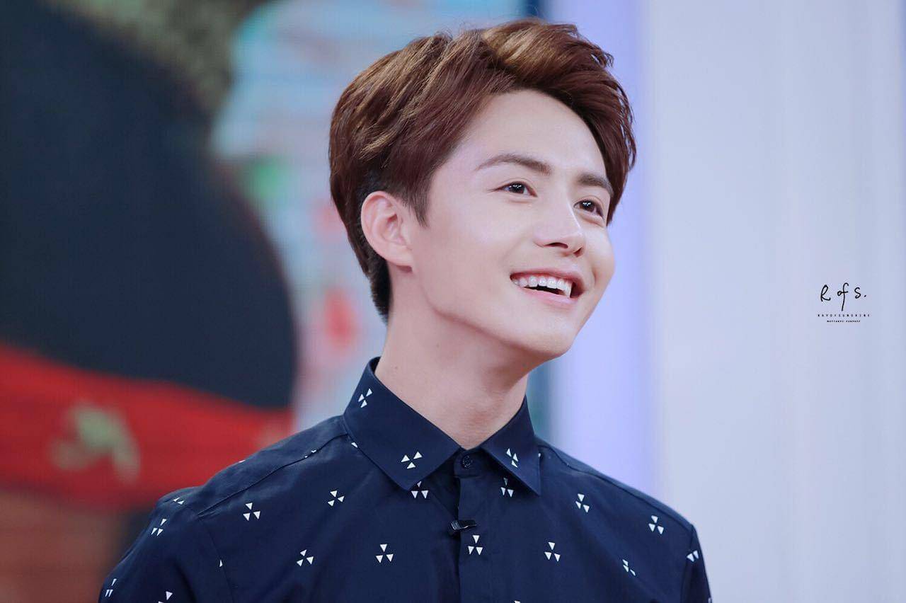 原创笑起来很有感染力的明星周冬雨古灵精怪肖战的暖唐艺昕的甜